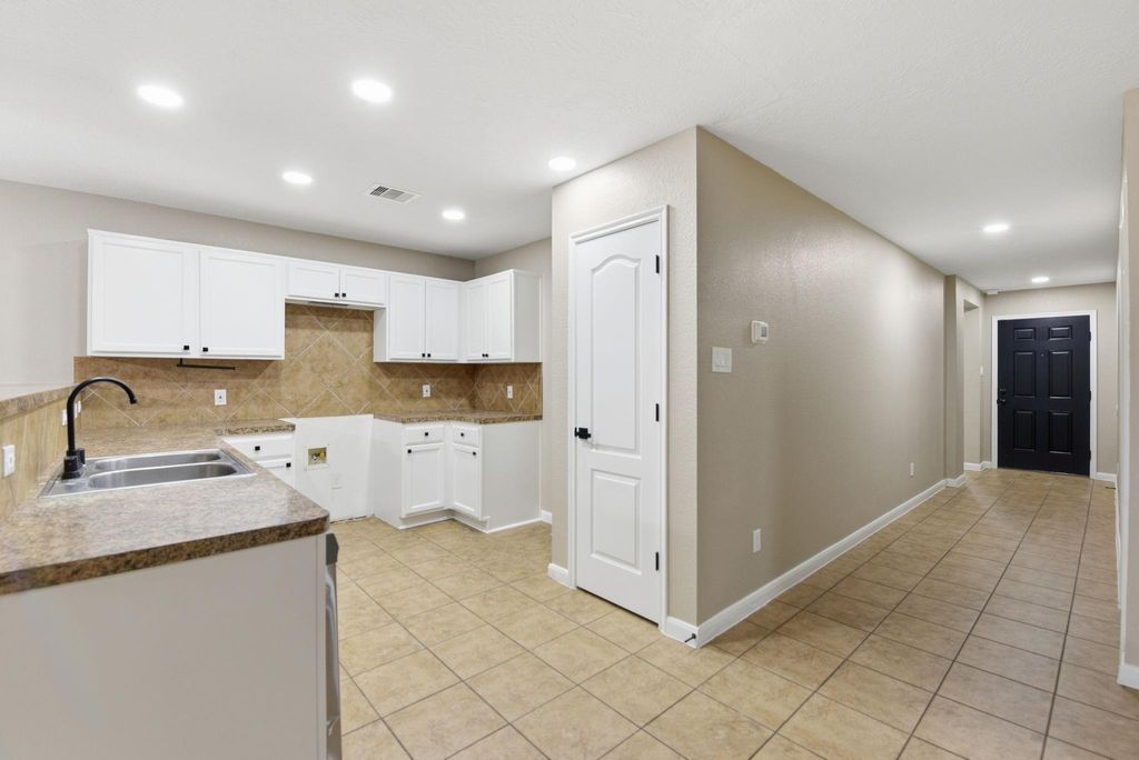 Photo of 10515 Kentington Oak Drive, Humble, TX 77396 (MLS # 6332085)