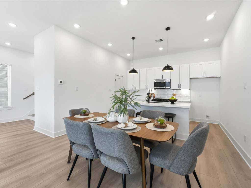 Photo of 253 De Boll Street St, Houston, TX 77022 (MLS # 70346293)