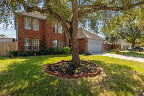 Photo of 4335 Alysheba Lane, Friendswood, TX 77546 (MLS # 40000867) Photo of 4335 Alysheba Lane, Friendswood, TX 77546 (MLS # 40000867)