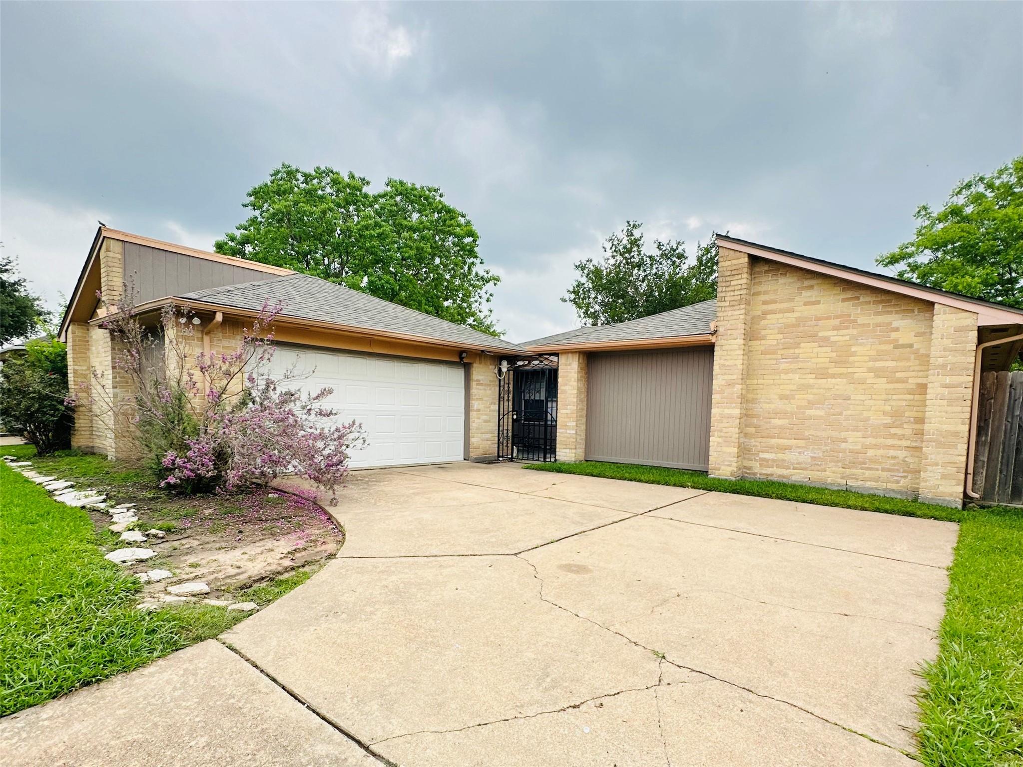 2115 Barrington Place Drive