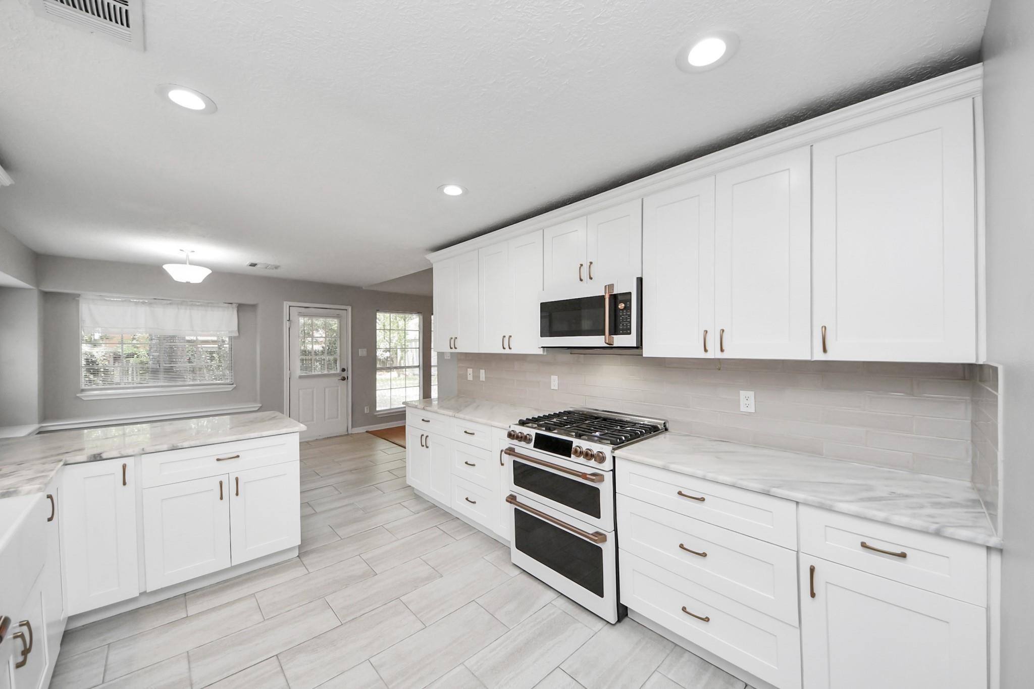 8854 Creek Willow Drive