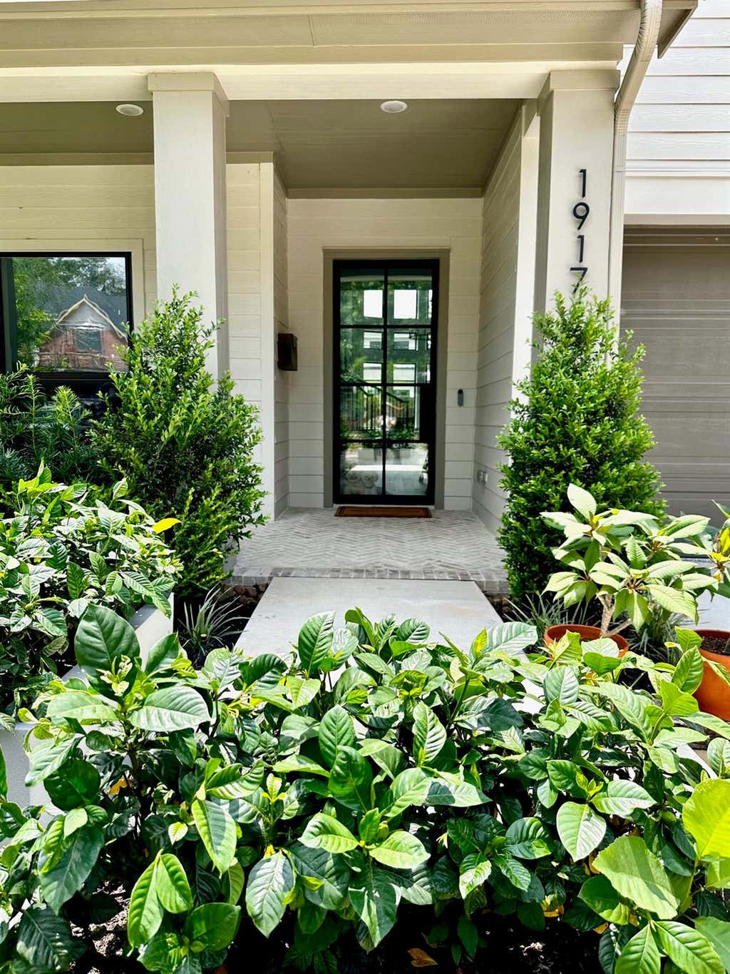 Photo of 1917 Ridgemore Drive, Houston, TX 77055 (MLS # 60451806)