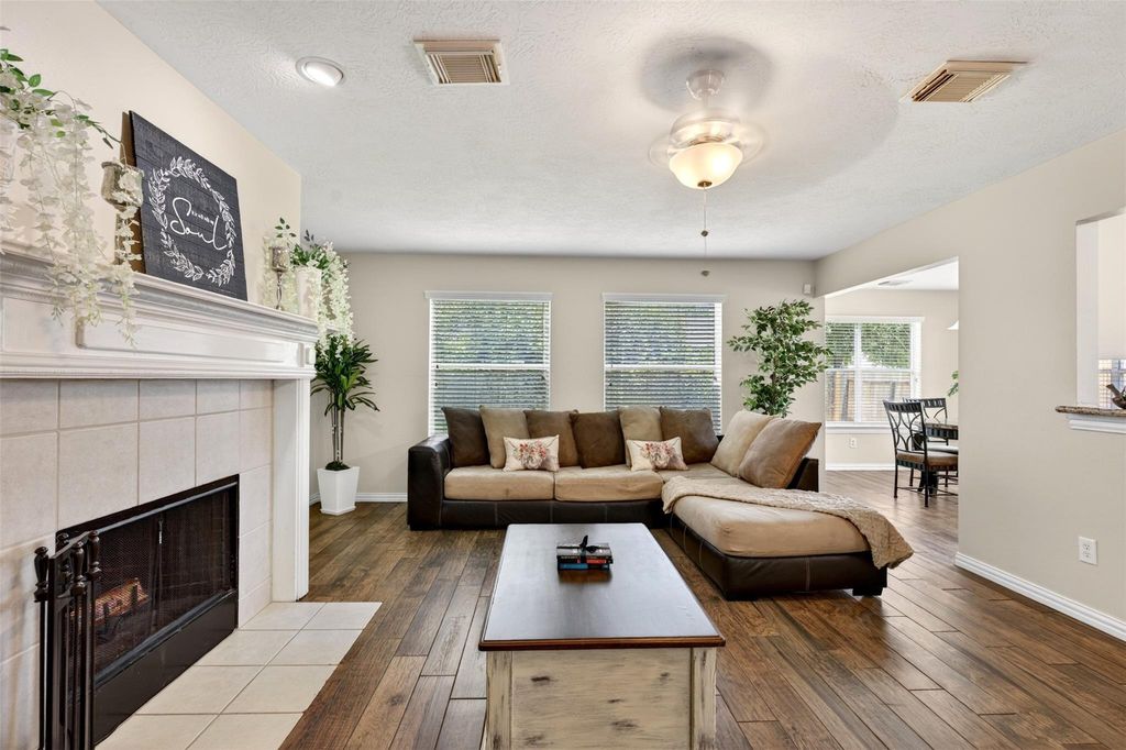 Photo of 6002 Sandy Creek Drive, Baytown, TX 77523 (MLS # 74976437)