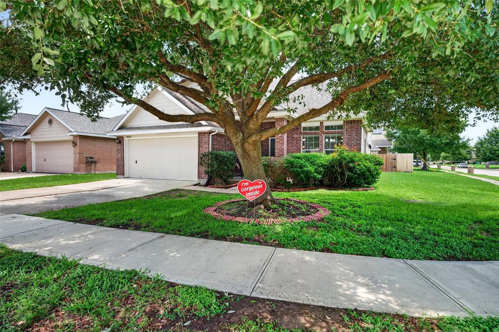Photo of 6002 Sandy Creek Drive, Baytown, TX 77523 (MLS # 74976437)