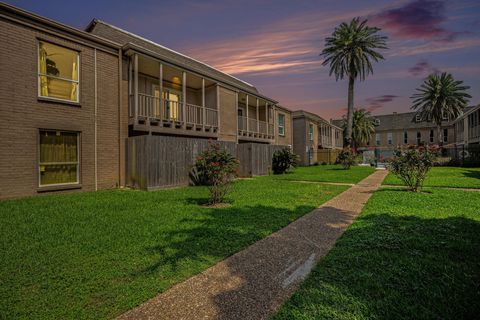 Photo of 215 Post Office Street #508, Galveston, TX 77550 (MLS # 6014678)