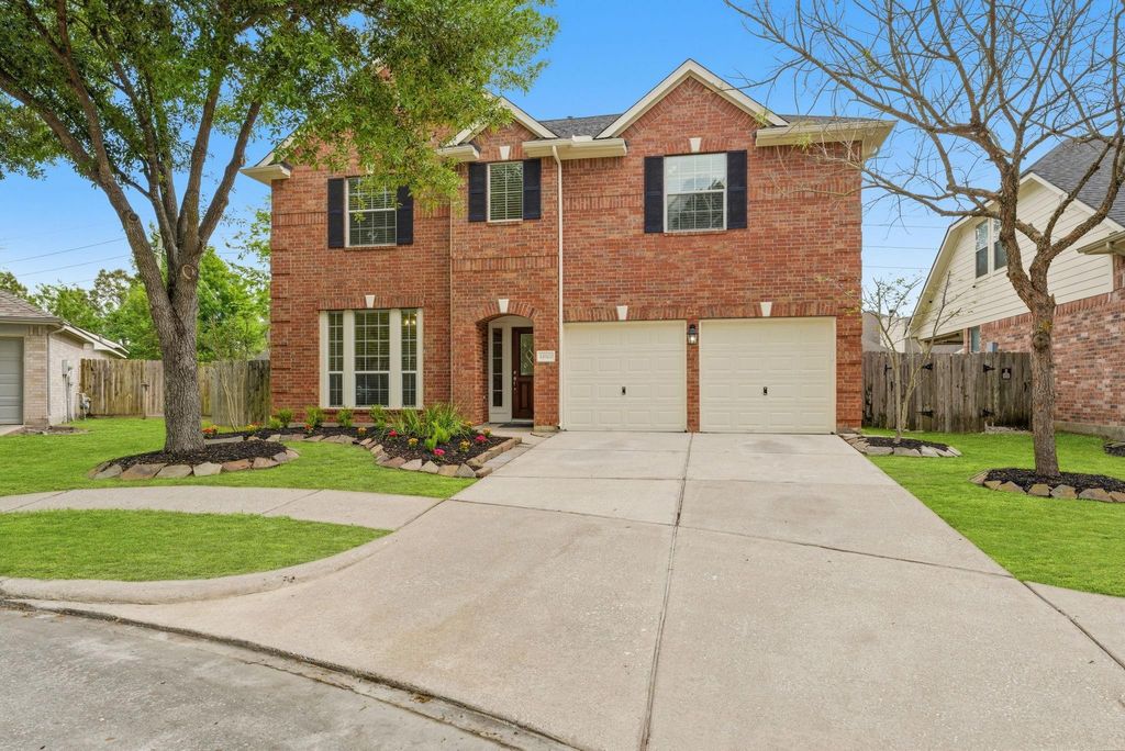Photo of 13522 Summer Villa Lane, Houston, TX 77044 (MLS # 29037210)