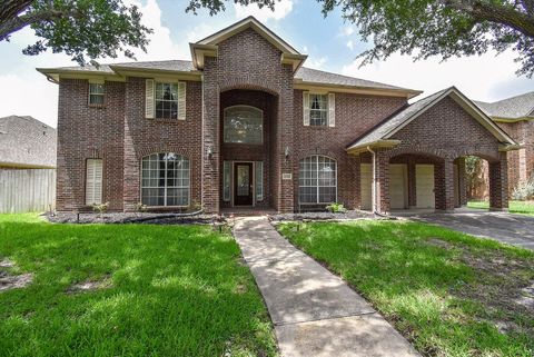 Homes For Sale - 11202 Hundred Bridge Lane<br/> Sugar Land, TX 77498