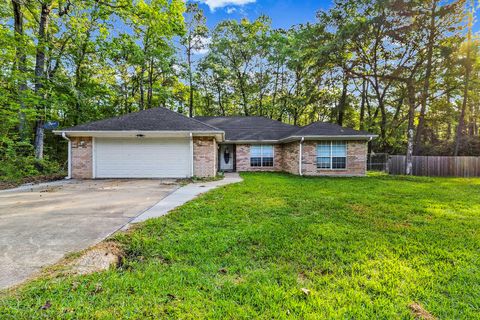 Photo of 6 Lost Forest, Trinity, TX 75862 (MLS # 25611188)