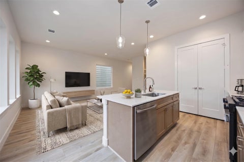 Photo of 6112 De Campo Street, Houston, TX 77091 (MLS # 2681130)