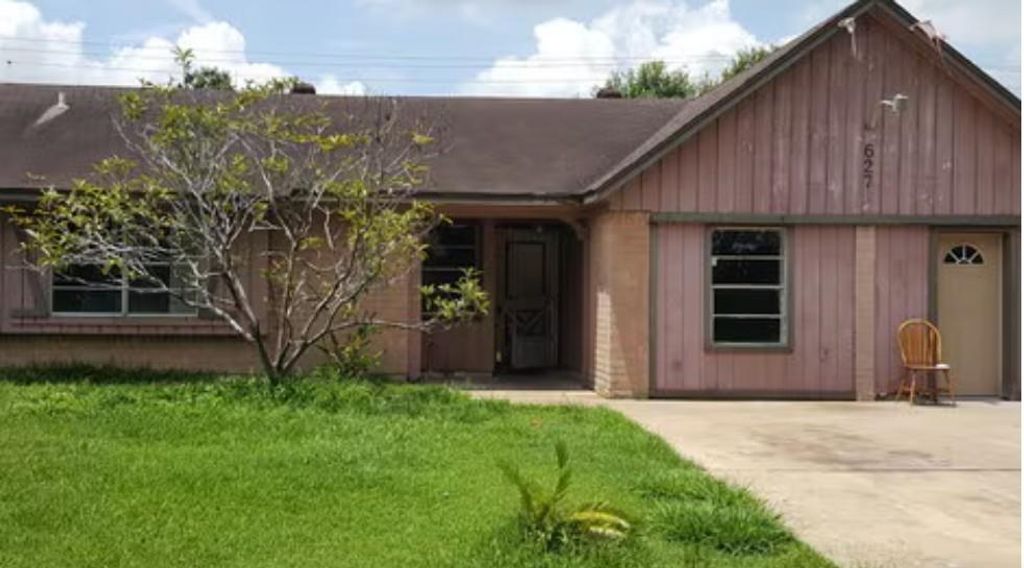 Photo of 627 Rockbrook Drive, Houston, TX 77015 (MLS # 82434296)