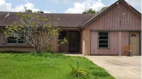 Photo of 627 Rockbrook Drive, Houston, TX 77015 (MLS # 82434296)