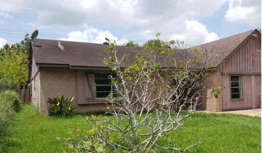 Photo of 627 Rockbrook Drive, Houston, TX 77015 (MLS # 82434296)