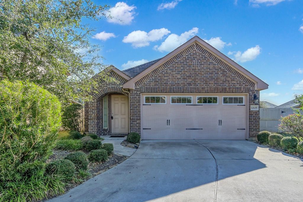 Photo of 12125 Parade Park Pl Pl, Houston, TX 77047 (MLS # 82904695)