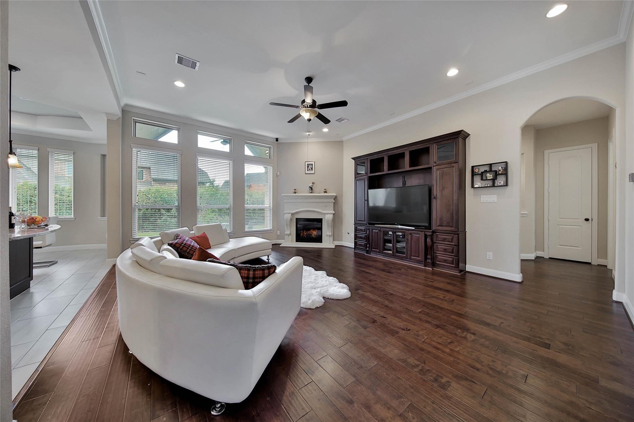 2718 Carriage Hollow Lane