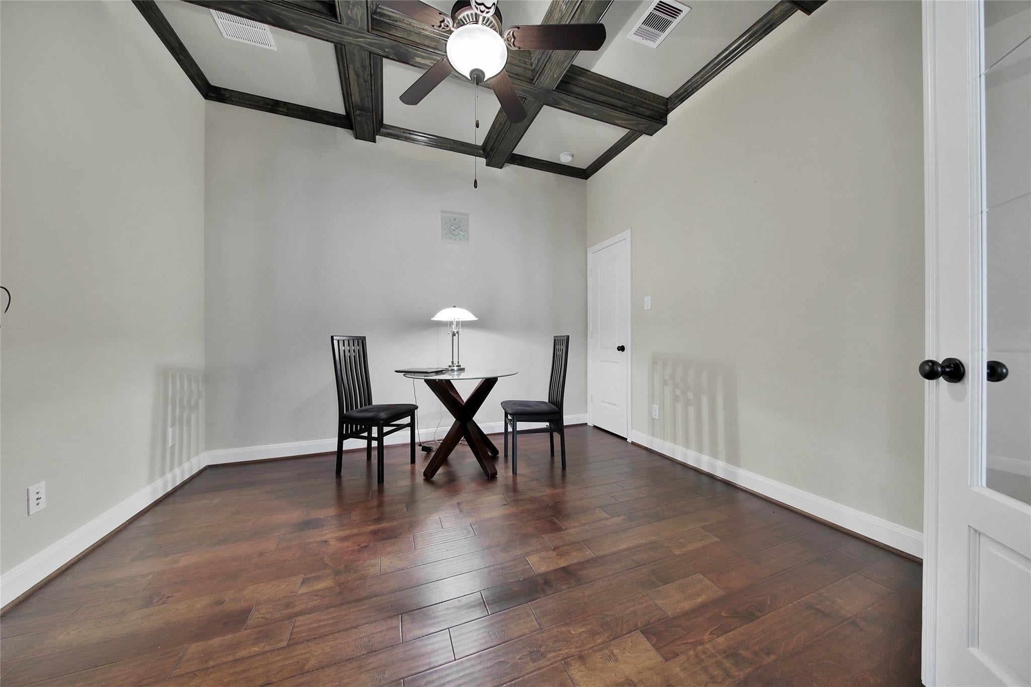 2718 Carriage Hollow Lane