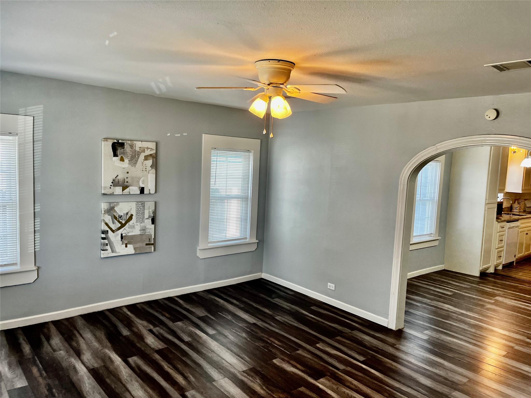 106 N Eastwood Street