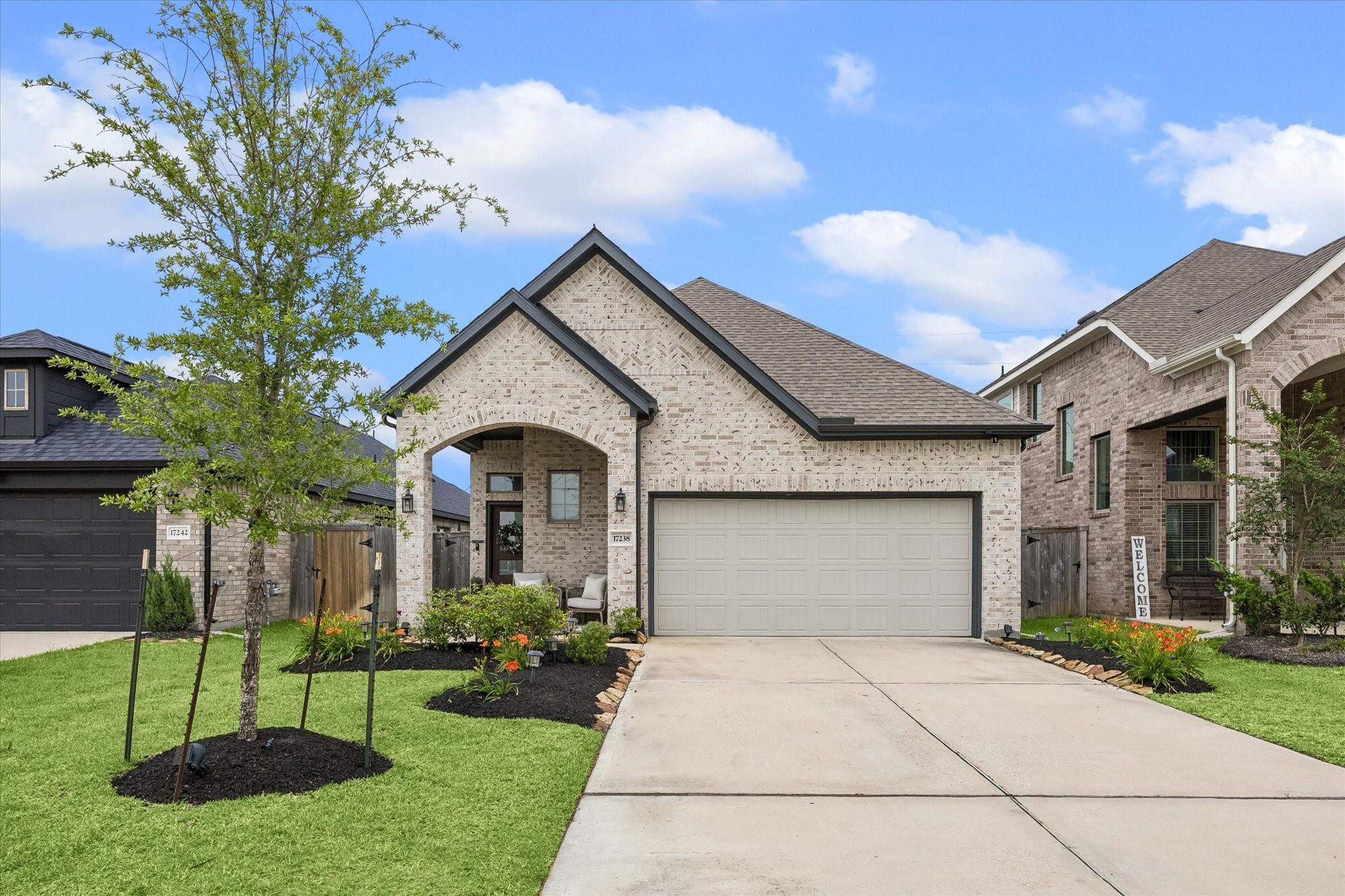 17238 Broadleaf Oak Drive