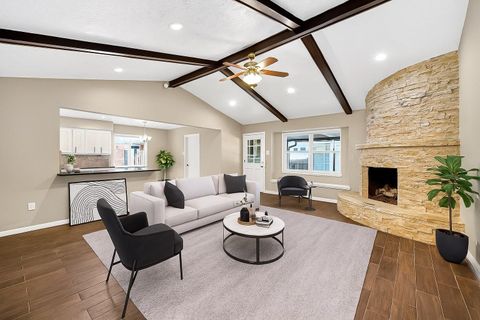 Photo of 7618 Twin Hills Drive, Houston, TX 77071 (MLS # 70554099)