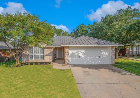 Photo of 1704 Beaver Pond Court, Bryan, TX 77807 (MLS # 30844960)