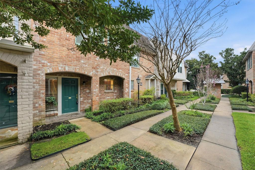 Photo of 2232 S Piney Point Road #108, Houston, TX 77063 (MLS # 57432980)