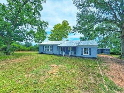 Photo of 2501 East Houston Avenue, Crockett, TX 75835 (MLS # 35387691) Photo of 2501 East Houston Avenue, Crockett, TX 75835 (MLS # 35387691)