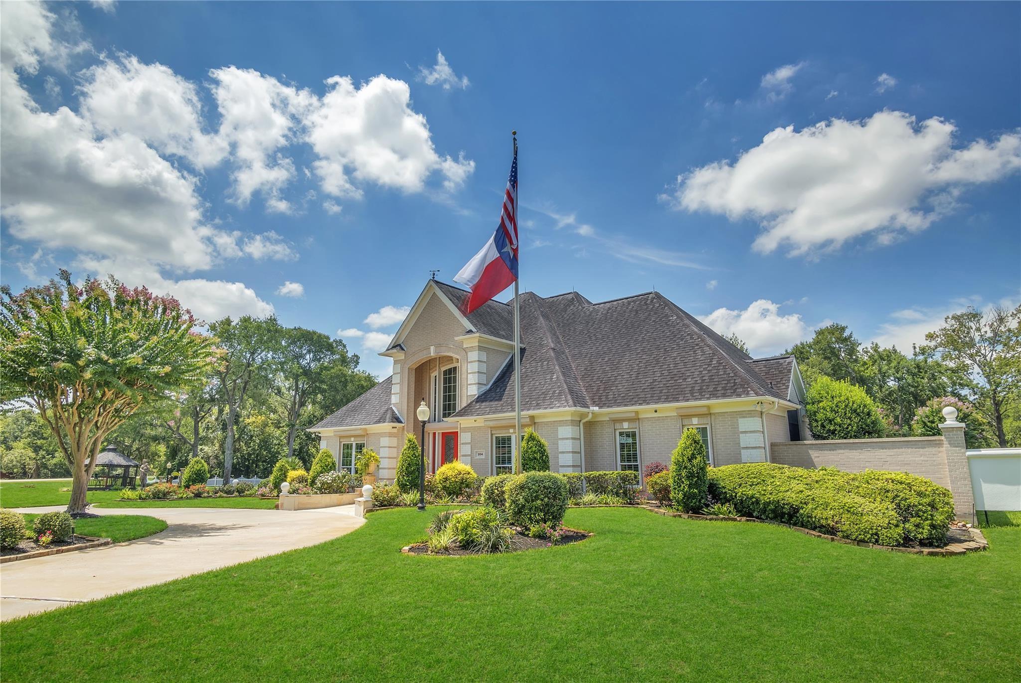 204 Oak Drive