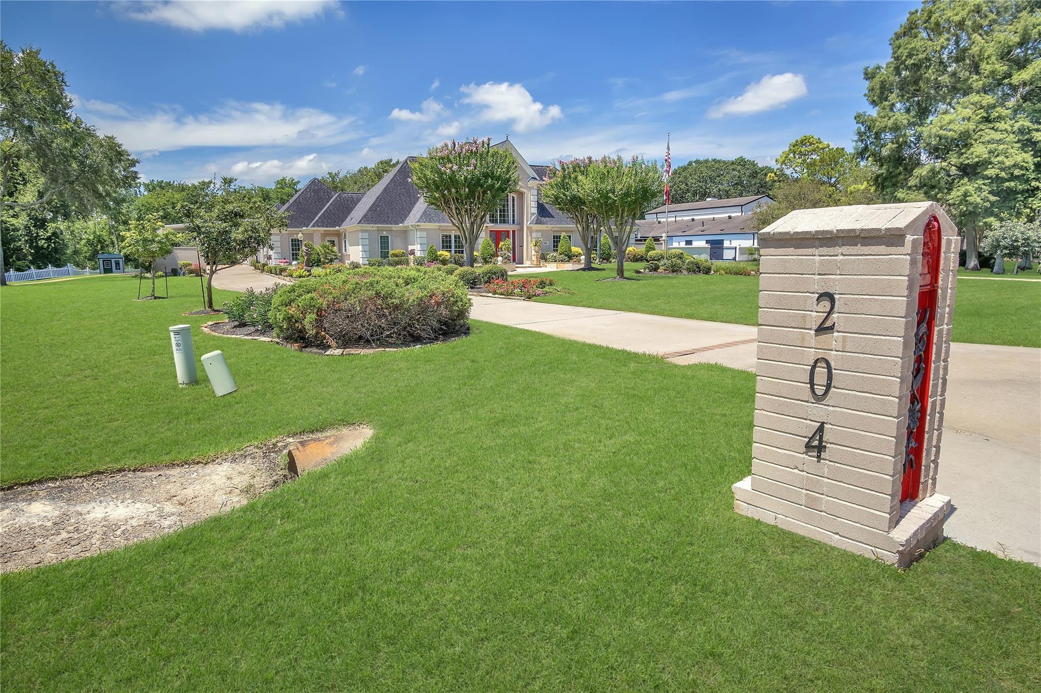 204 Oak Drive
