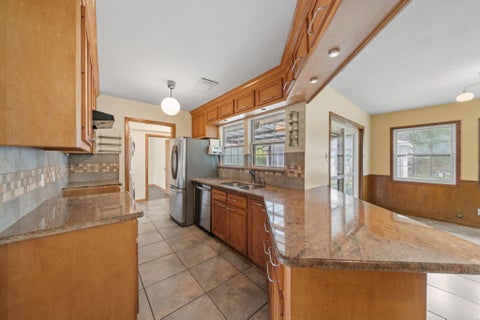 Photo of 2707 Droxford Drive, Houston, TX 77008 (MLS # 7808198)