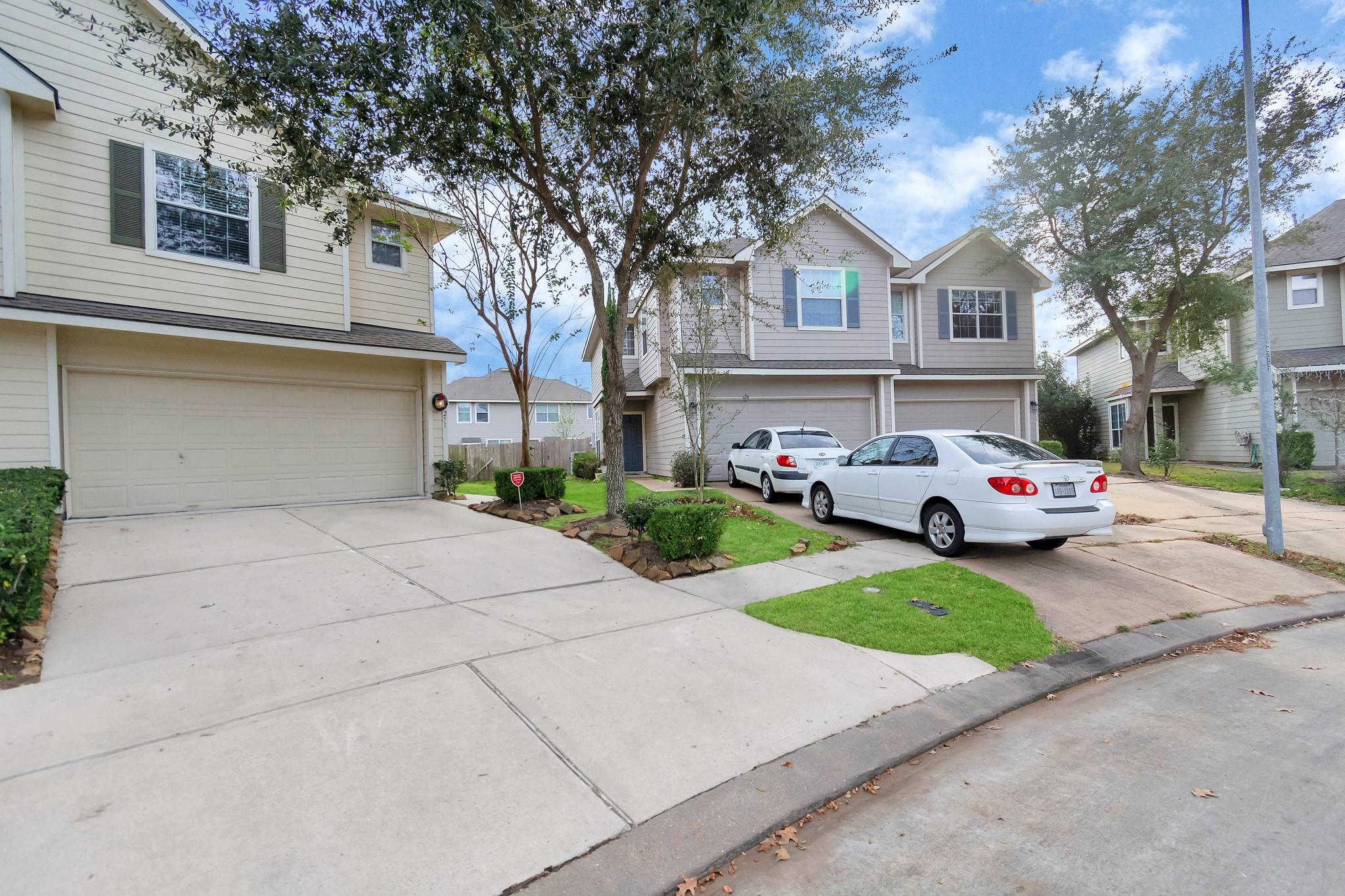 25251 Bentle Glen Ln