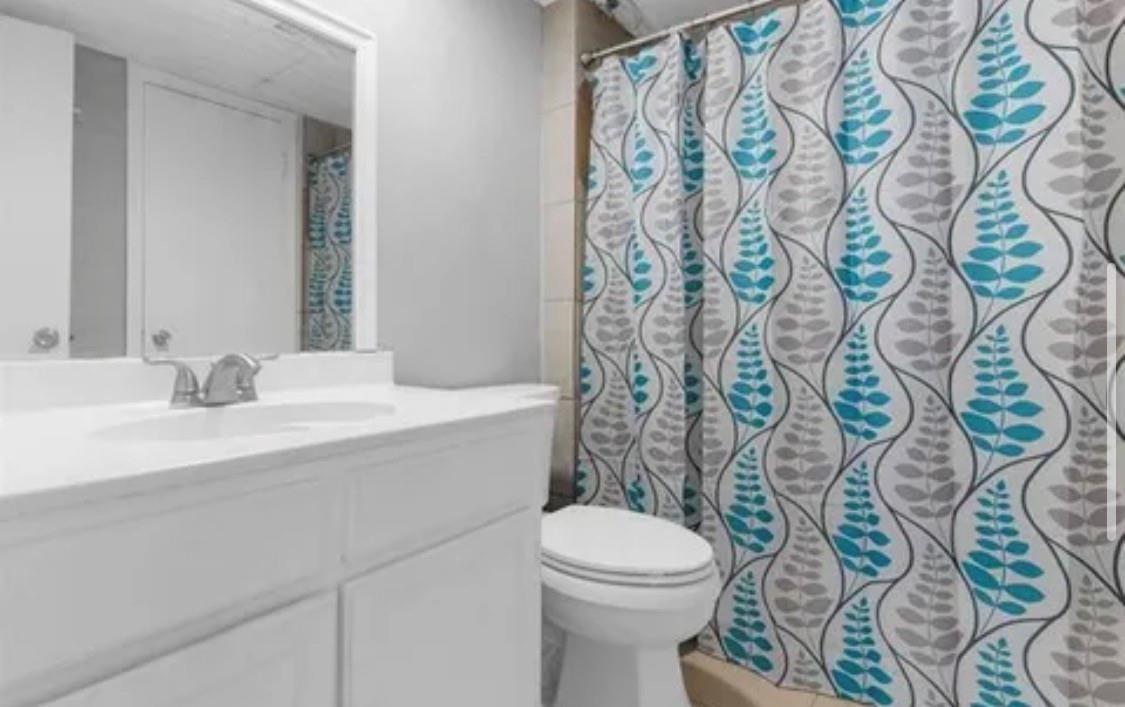 9839 Walnut Street 201