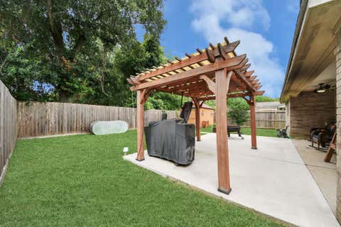 Tiny photo for 702 Ruth Street, Baytown, TX 77520 (MLS # 97329541)