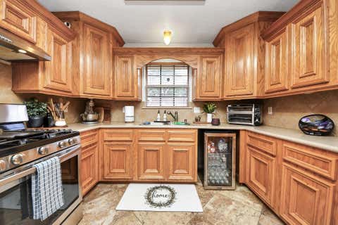 Tiny photo for 702 Ruth Street, Baytown, TX 77520 (MLS # 97329541)