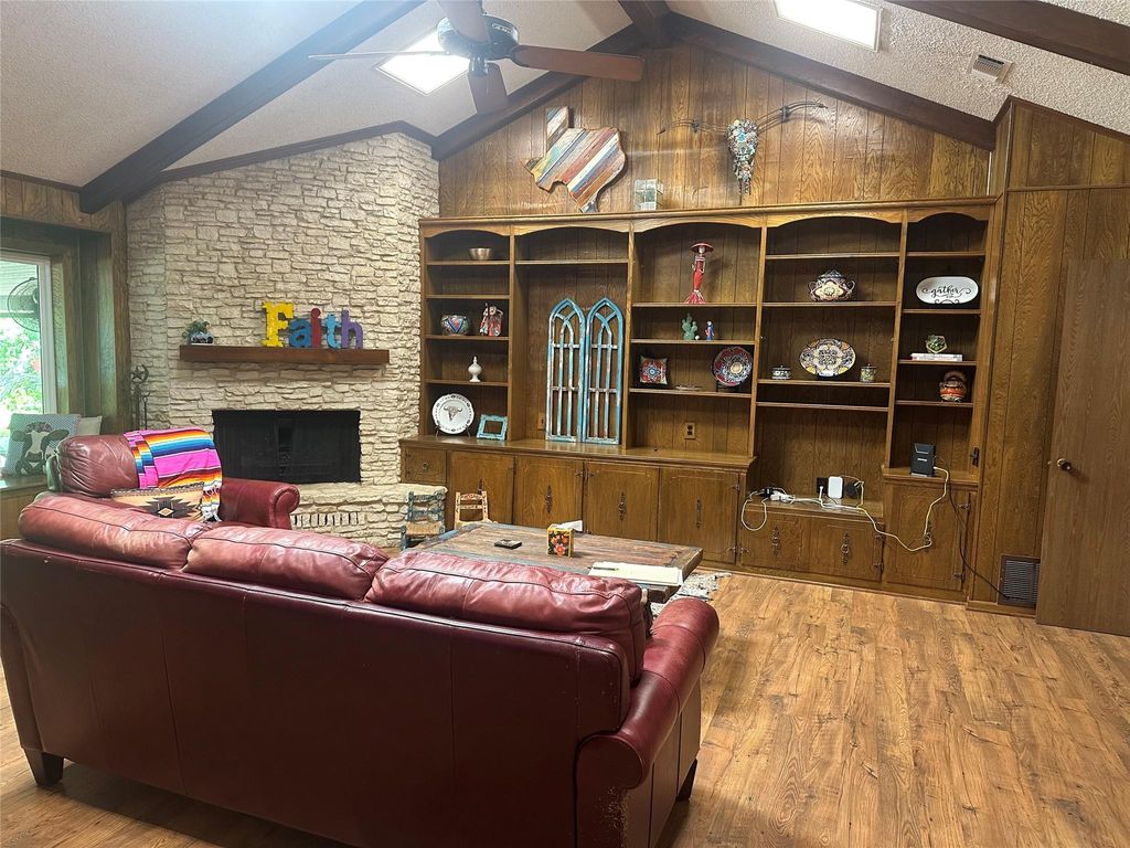Photo of 1188 E Oak Street, La Grange, TX 78945 (MLS # 17008816)