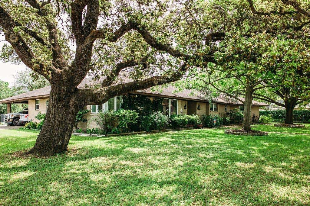 Photo of 1188 E Oak Street, La Grange, TX 78945 (MLS # 17008816)
