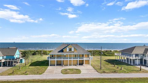 Photo of 680 Villa Drive, Crystal Beach, TX 77650 (MLS # 54885561)