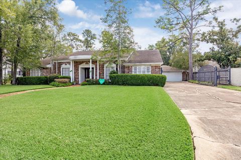 Photo of 10303 Holly Springs Drive, Houston, TX 77042 (MLS # 10034268) Photo of 10303 Holly Springs Drive, Houston, TX 77042 (MLS # 10034268)