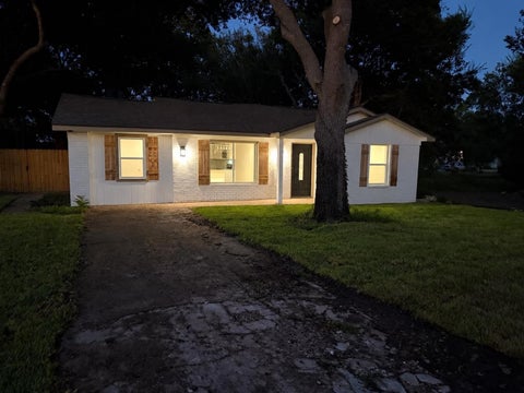 Photo of 462 Avenue B, Markham, TX 77456 (MLS # 89483597)