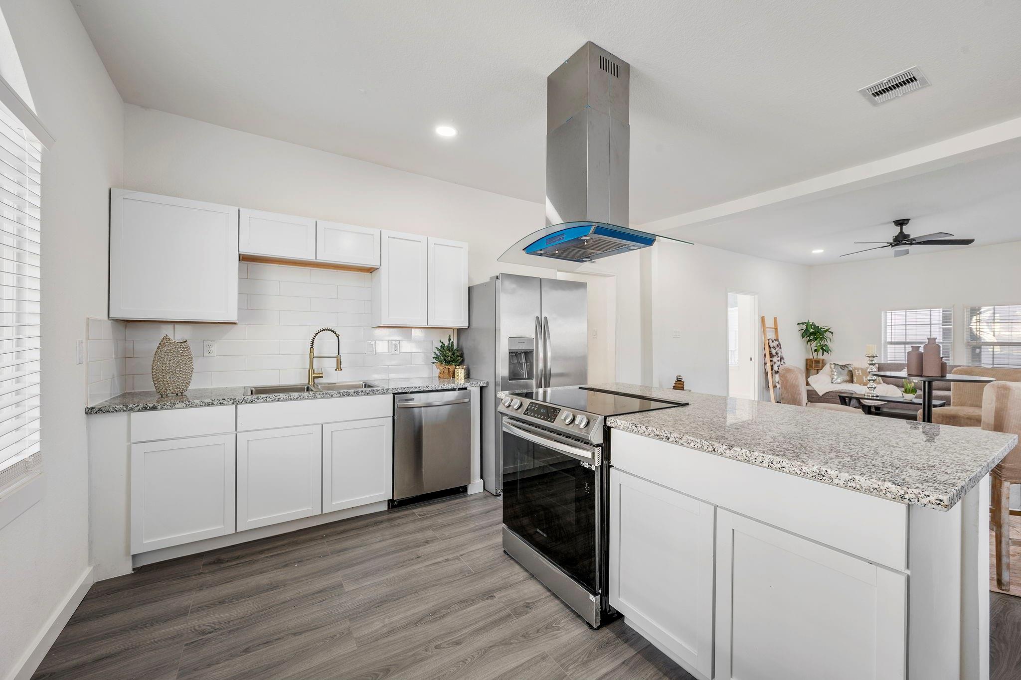 906 E Washington Avenue