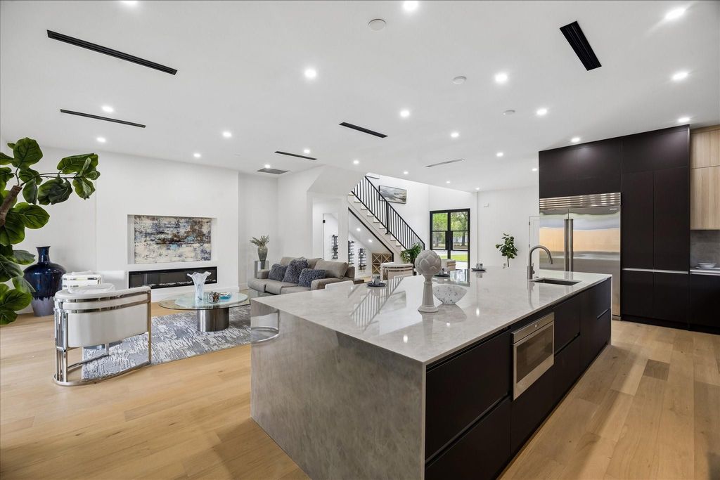 Photo of 5430 Rutherglenn Drive, Houston, TX 77096 (MLS # 69847075)