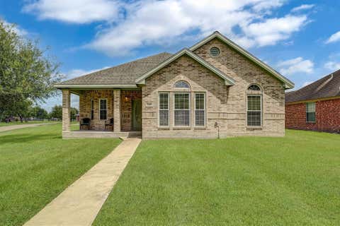 Homes For Sale - 131 Silverbell Circle<br/> Brazoria County, Lake Jackson, TX 77566