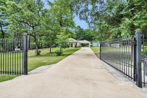 Homes For Sale - 30806 Mellman Road<br/> Hempstead, TX 77445