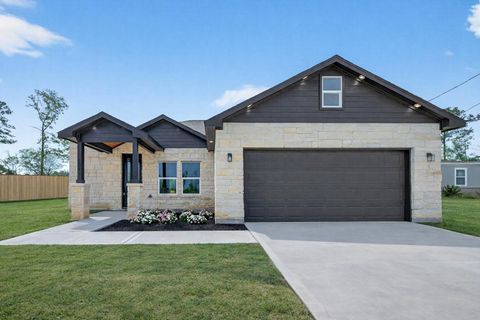 Homes For Sale - 1042 Gazing Pine Street<br/> Huffman, TX 77336