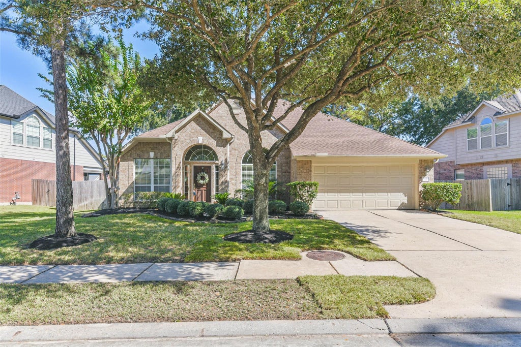 Photo of 18418 Wild Basin Trail, Humble, TX 77346 (MLS # 61634805)