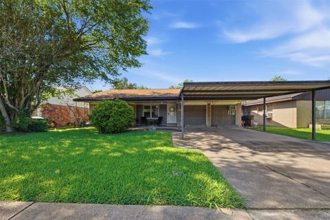 Photo of 10026 Ney Street, Houston, TX 77034 (MLS # 44819816)