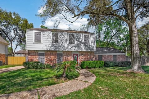 Photo of 2239 Parkdale Drive, Houston, TX 77339 (MLS # 86280535)