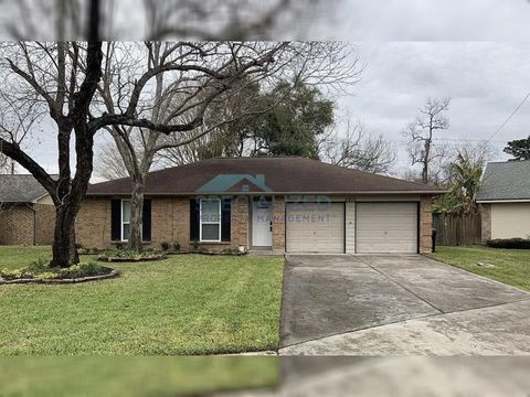Photo of 2810 Pinewood Drive, League City, TX 77573 (MLS # 16535254)