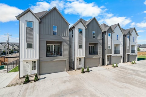 Photo of 603 Skyland Terrace Way, Houston, TX 77009 (MLS # 80759930)
