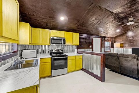 Photo of 2823 Avenue Q #B, Galveston, TX 77550 (MLS # 56311120)