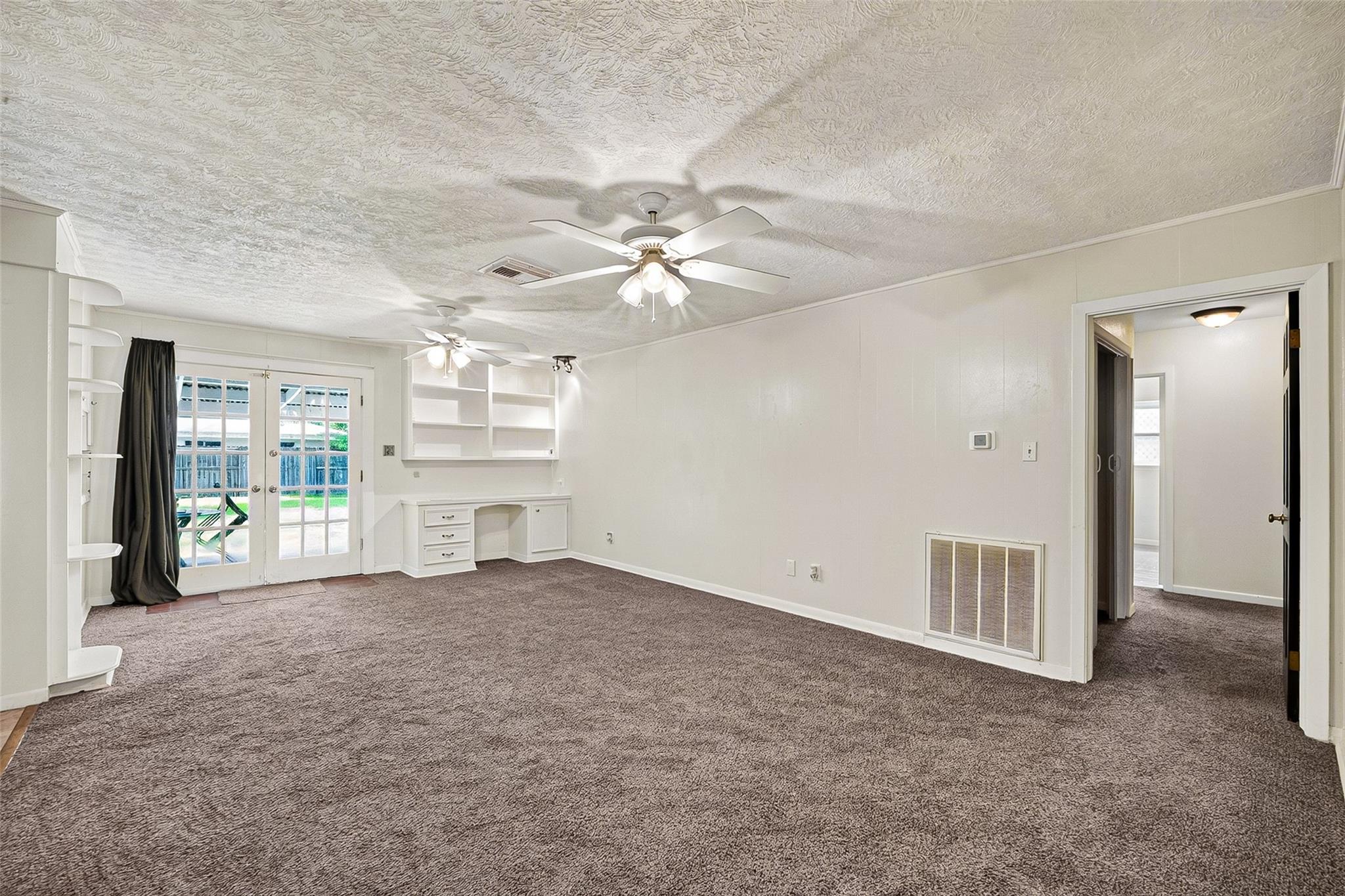 802 W Sterling Street