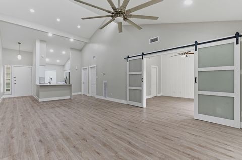 Photo of 186 April Point Drive N, Conroe, TX 77356 (MLS # 73994970)
